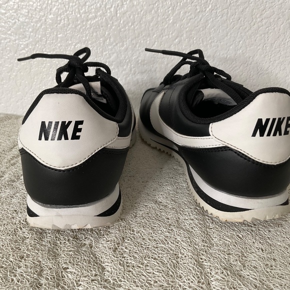 Nike Cortez 904764-001 black and white unisex Size 6 youth - Picture 4 of 10